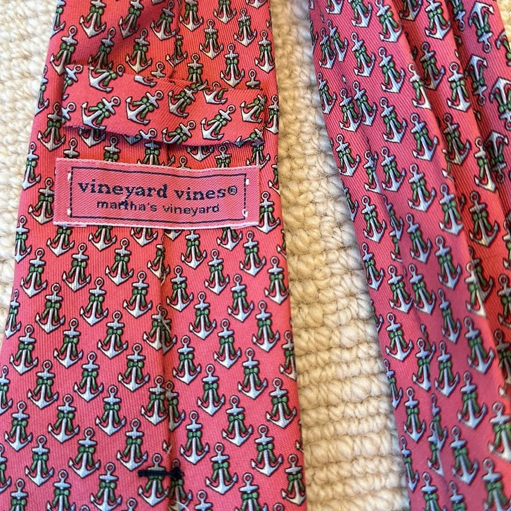 Vineyard Vines Silk Tie Pink with Anchors